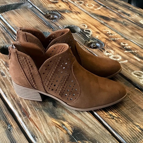 Last one  Brown Laser Cut Zip up Bootie - Picture 6 of 6